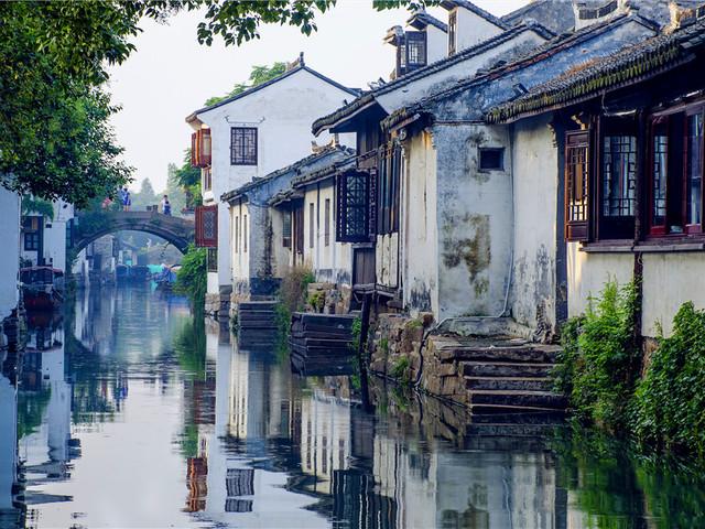 跌出机会?华夏恒生互联网ETF一度跌至0.299元,机构仍在加仓!逾600亿资金本周借ETF蜂拥进场